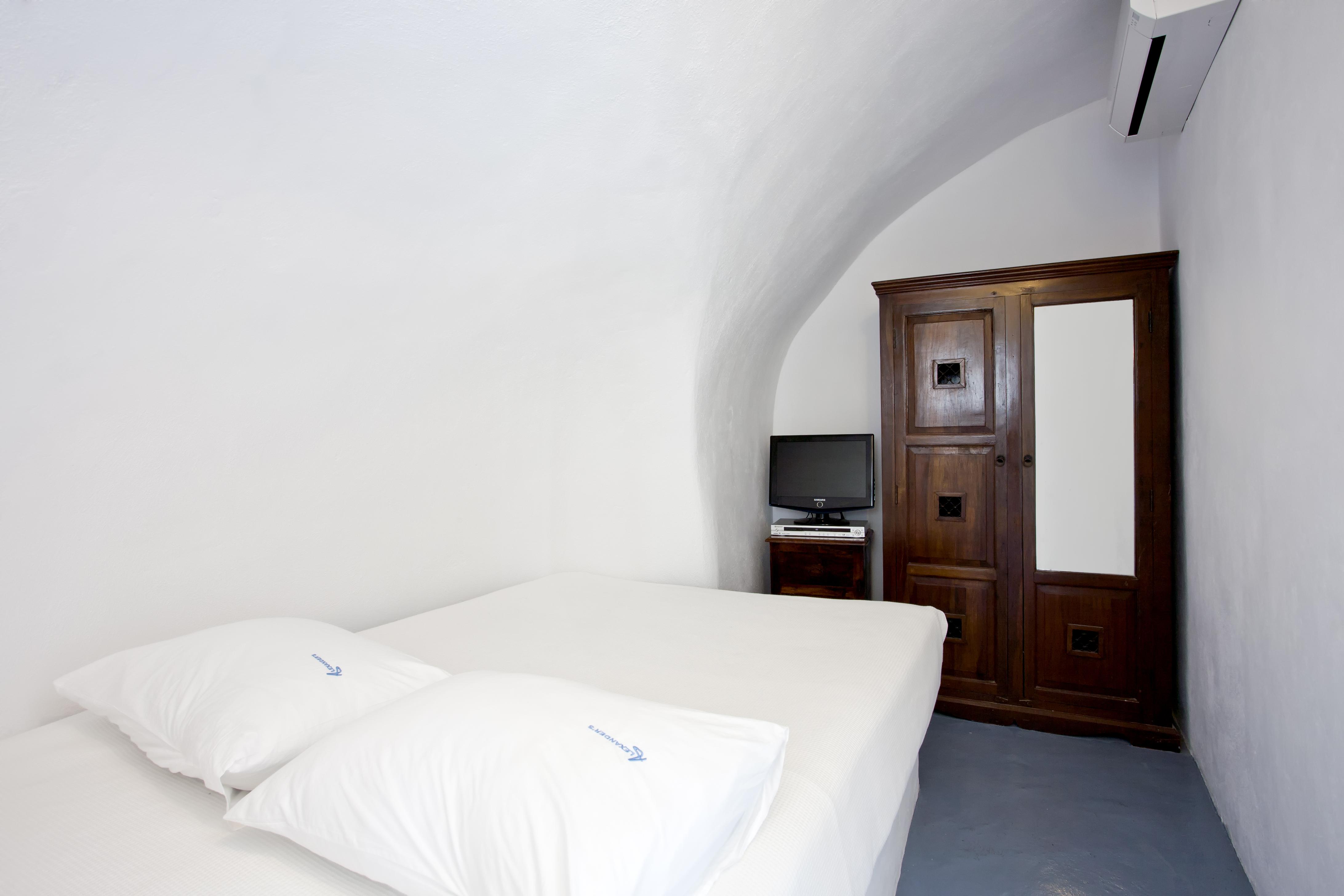 Alexander'S Suites Иа Екстериор снимка
